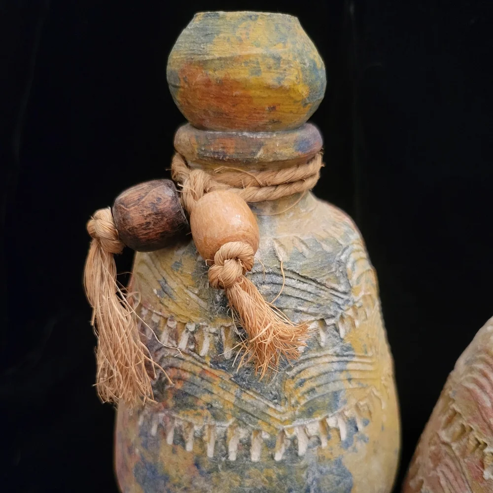 Arizona Pottery Containers with stoppers. Set of 2. Unique texture finish. - Picture 2 of 8